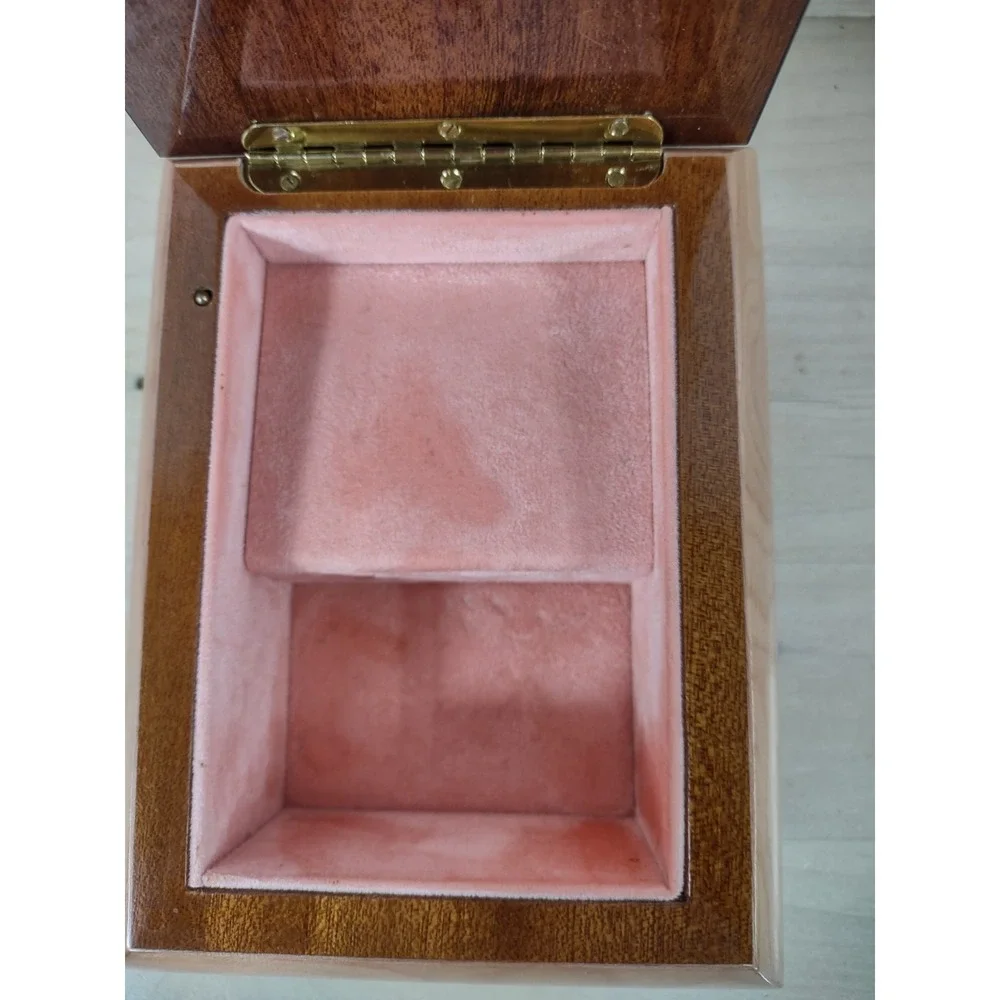 Ercolano Italian Jewelry Music Box Victorian House 'Wind Beneath My Wings'